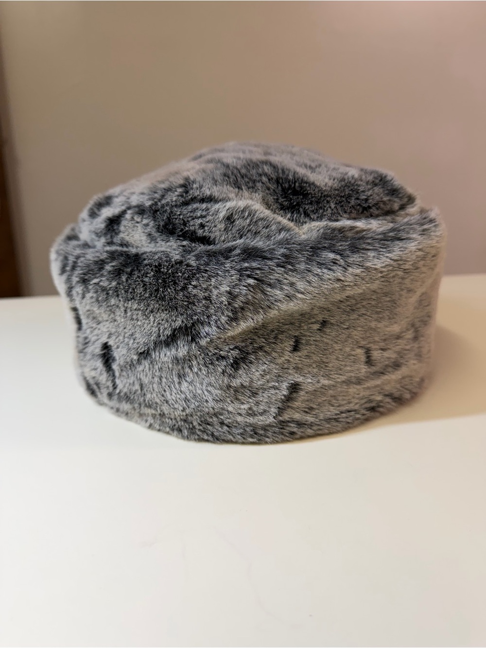 Women’s Faux Fur Winter Hat - Gray